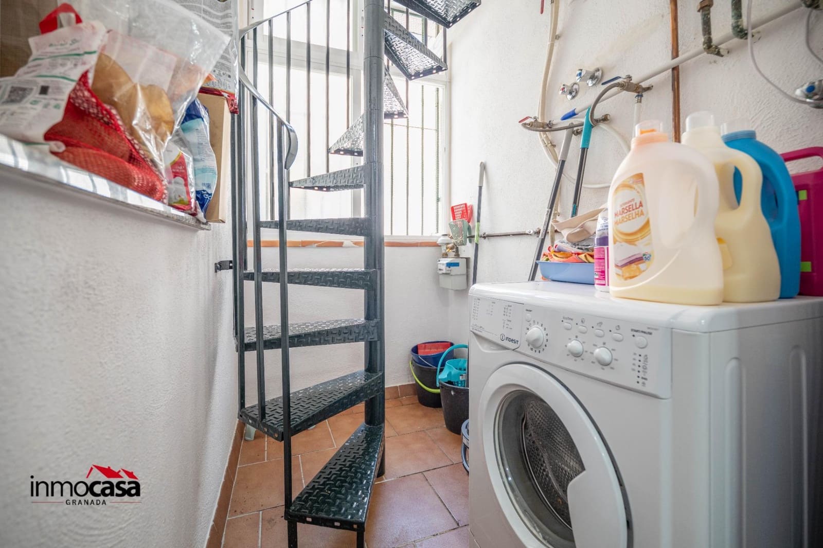 Appartement de 2 chambres à louer à Churriana de la Vega avec garage - 750 € (Ref: 10076557)