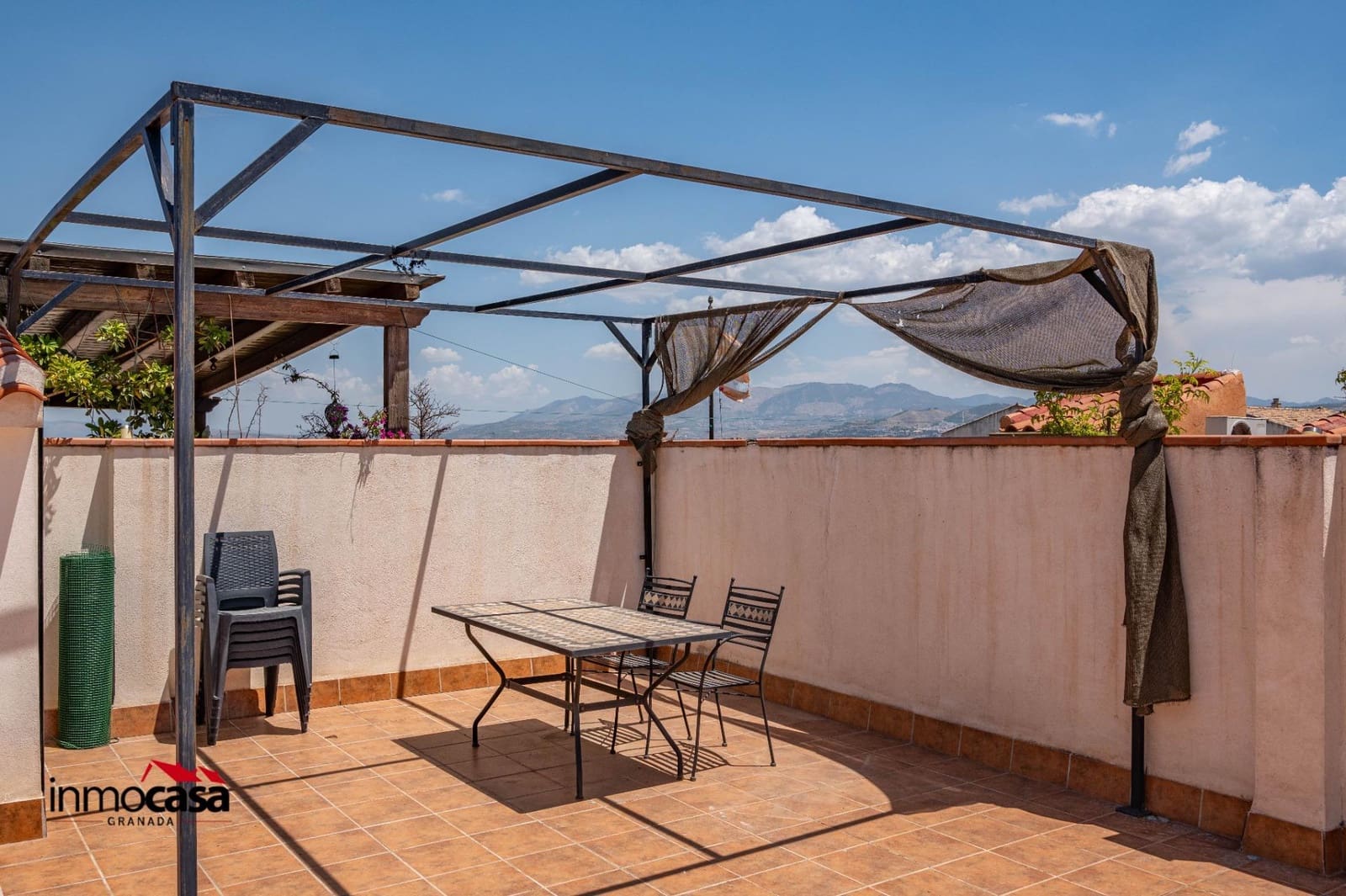 Appartement de 2 chambres à louer à Churriana de la Vega avec garage - 750 € (Ref: 10076557)