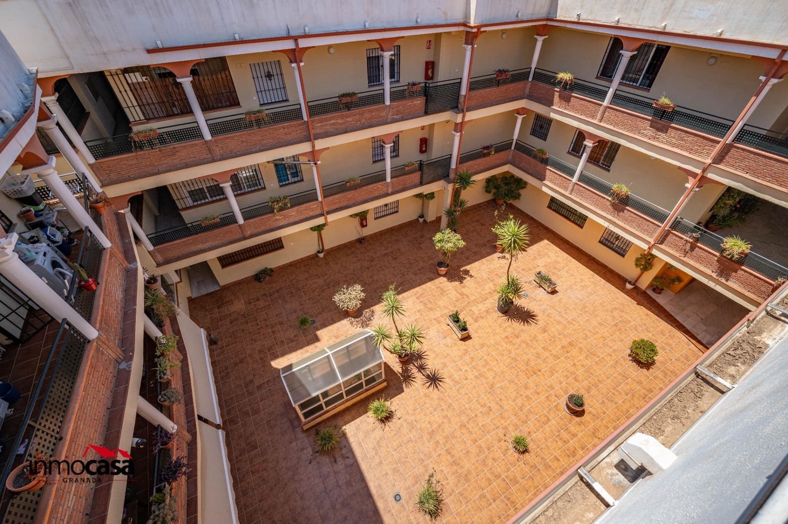 Appartement de 2 chambres à louer à Churriana de la Vega avec garage - 750 € (Ref: 10076557)