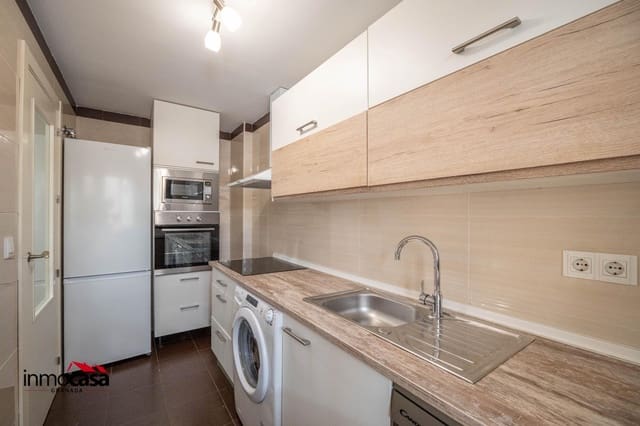 2 sovrum Lägenhet till salu i Cúllar Vega med garage - 140 000 € (Ref: 10076558)