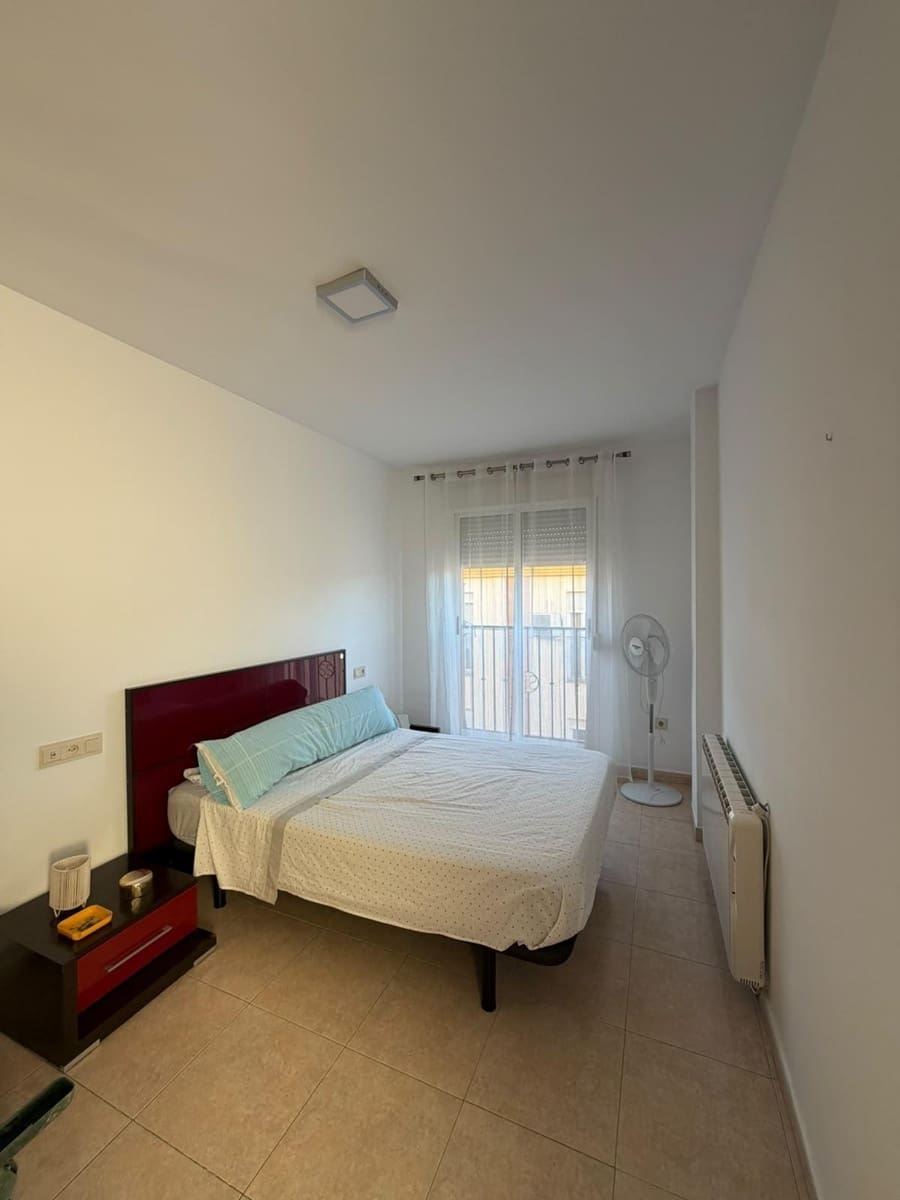 2 slaapkamer Penthouse te huur in Ogijares - € 700 (Ref: 10086340)