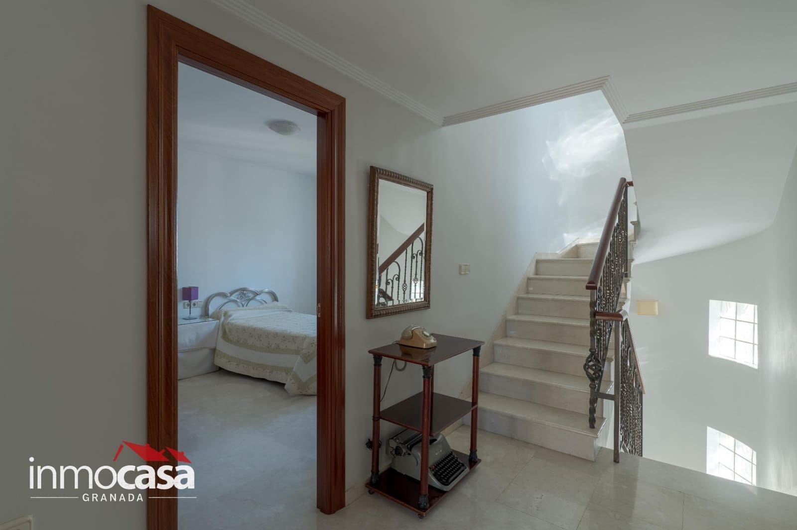 5 bedroom Villa for sale in Peligros with pool - € 434,900 (Ref: 10094854)