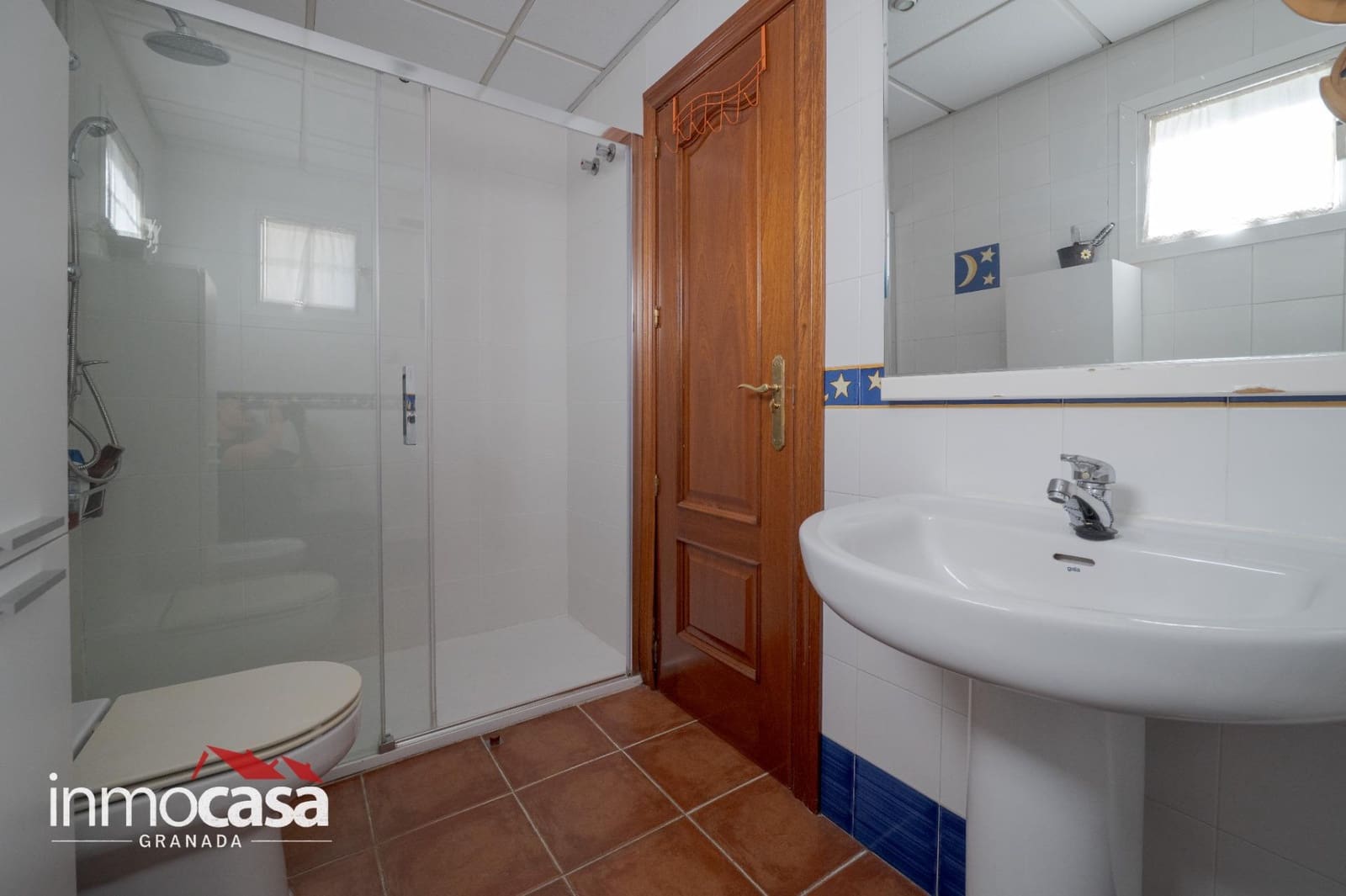 5 bedroom Villa for sale in Peligros with pool - € 434,900 (Ref: 10094854)