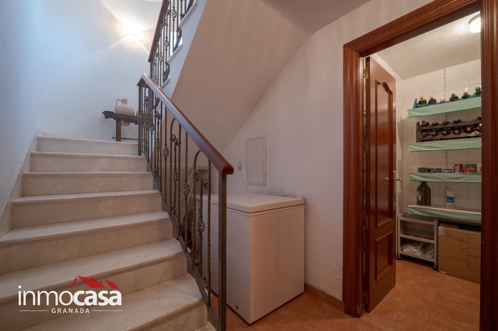 5 bedroom Villa for sale in Peligros with pool - € 434,900 (Ref: 10094854)