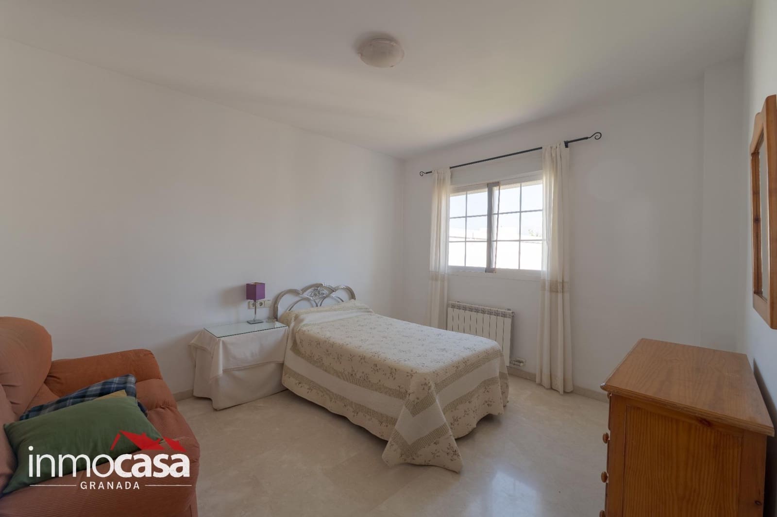 5 bedroom Villa for sale in Peligros with pool - € 434,900 (Ref: 10094854)