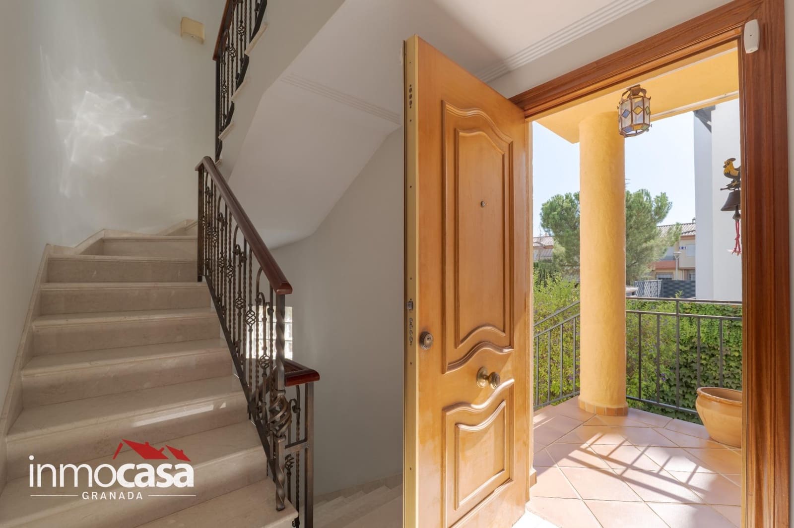 5 bedroom Villa for sale in Peligros with pool - € 434,900 (Ref: 10094854)
