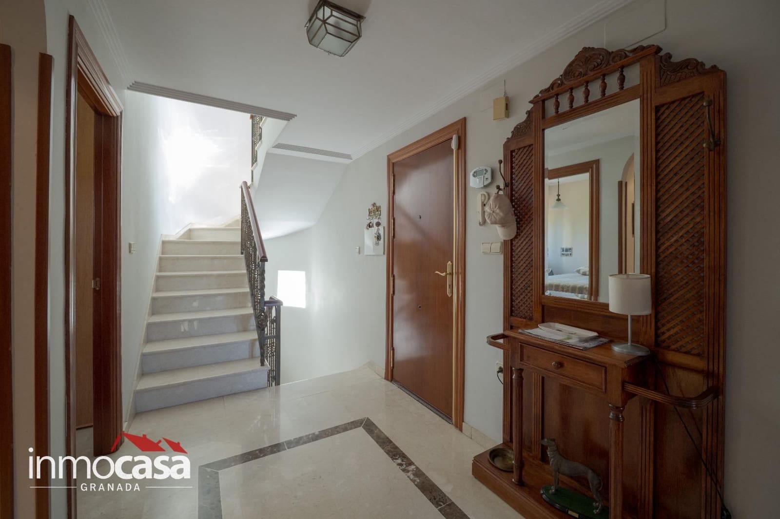 5 bedroom Villa for sale in Peligros with pool - € 434,900 (Ref: 10094854)
