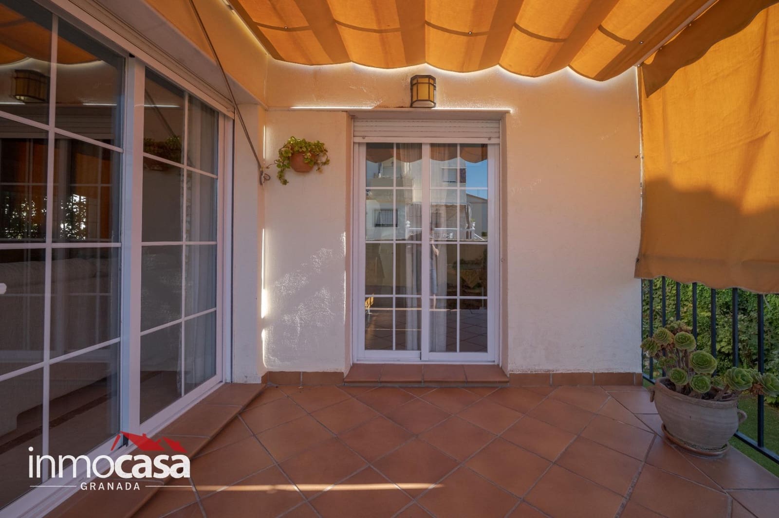 5 bedroom Villa for sale in Peligros with pool - € 434,900 (Ref: 10094854)