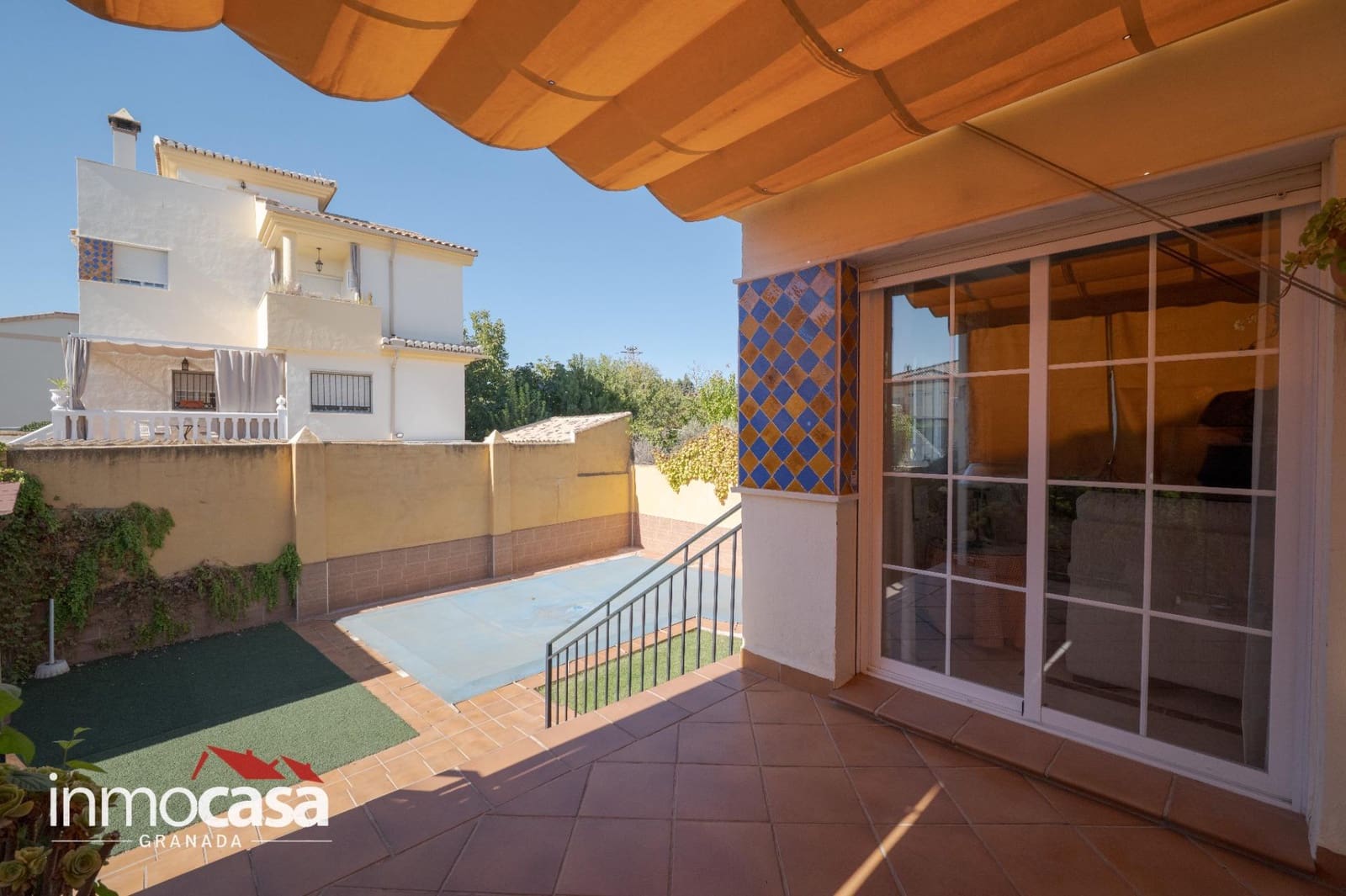 5 bedroom Villa for sale in Peligros with pool - € 434,900 (Ref: 10094854)