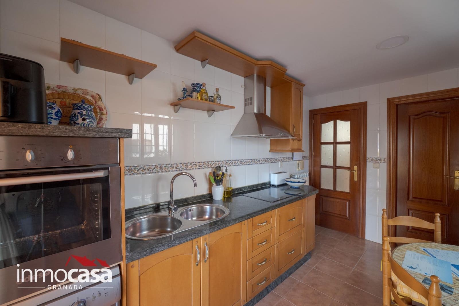 5 bedroom Villa for sale in Peligros with pool - € 434,900 (Ref: 10094854)