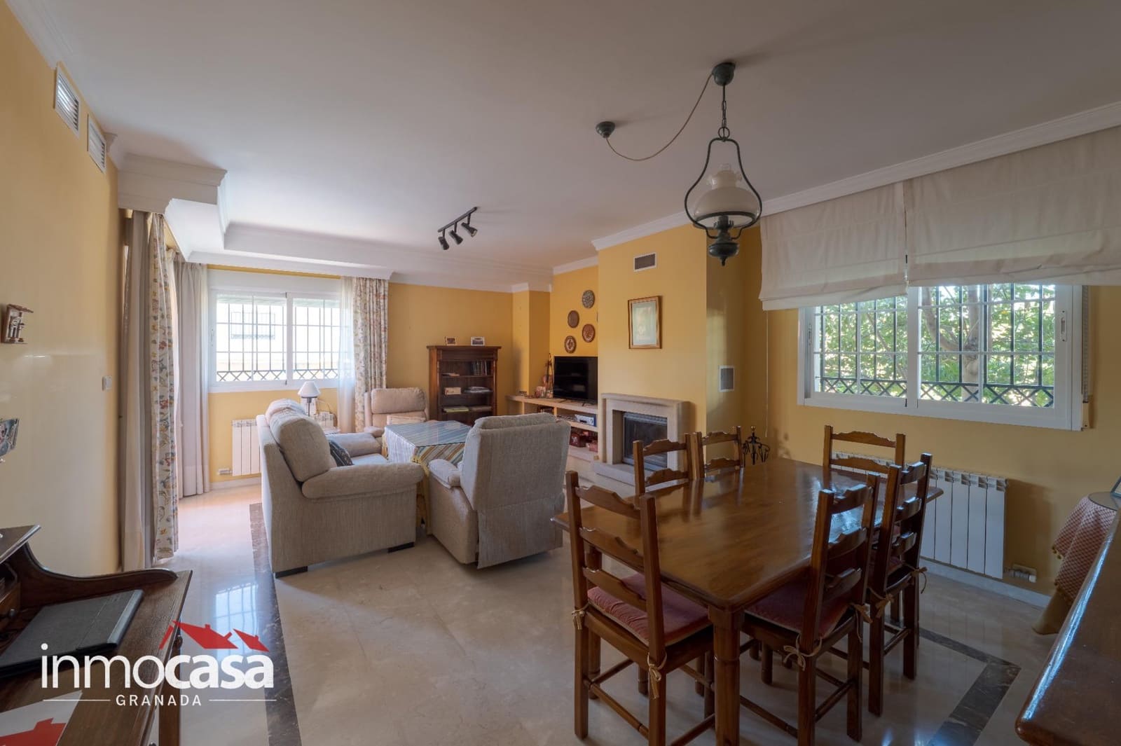 5 bedroom Villa for sale in Peligros with pool - € 434,900 (Ref: 10094854)