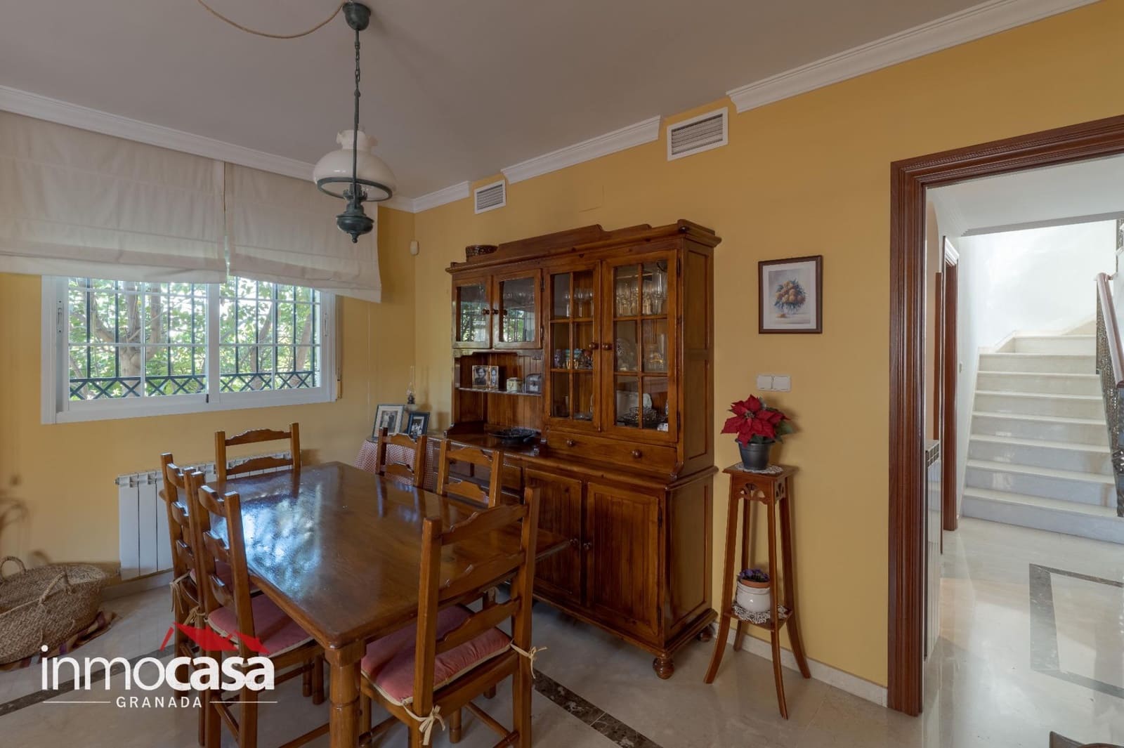 5 bedroom Villa for sale in Peligros with pool - € 434,900 (Ref: 10094854)