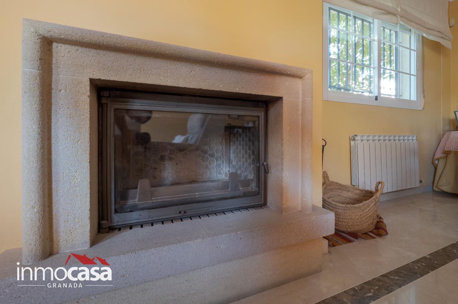 5 bedroom Villa for sale in Peligros with pool - € 434,900 (Ref: 10094854)