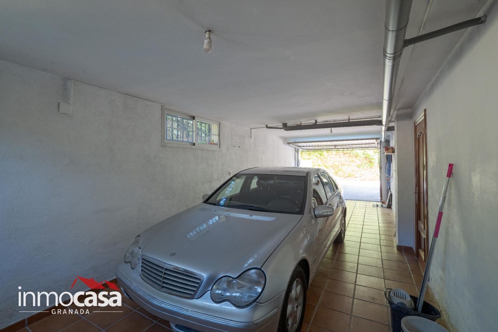 5 bedroom Villa for sale in Peligros with pool - € 434,900 (Ref: 10094854)