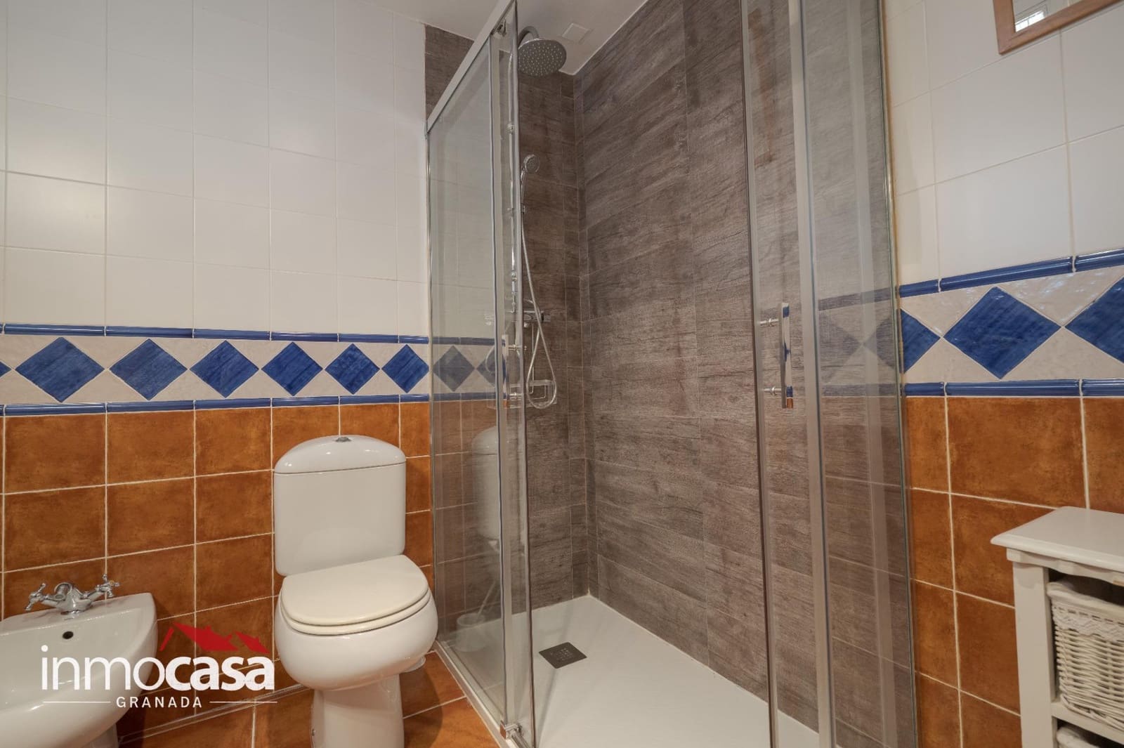 5 bedroom Villa for sale in Peligros with pool - € 434,900 (Ref: 10094854)
