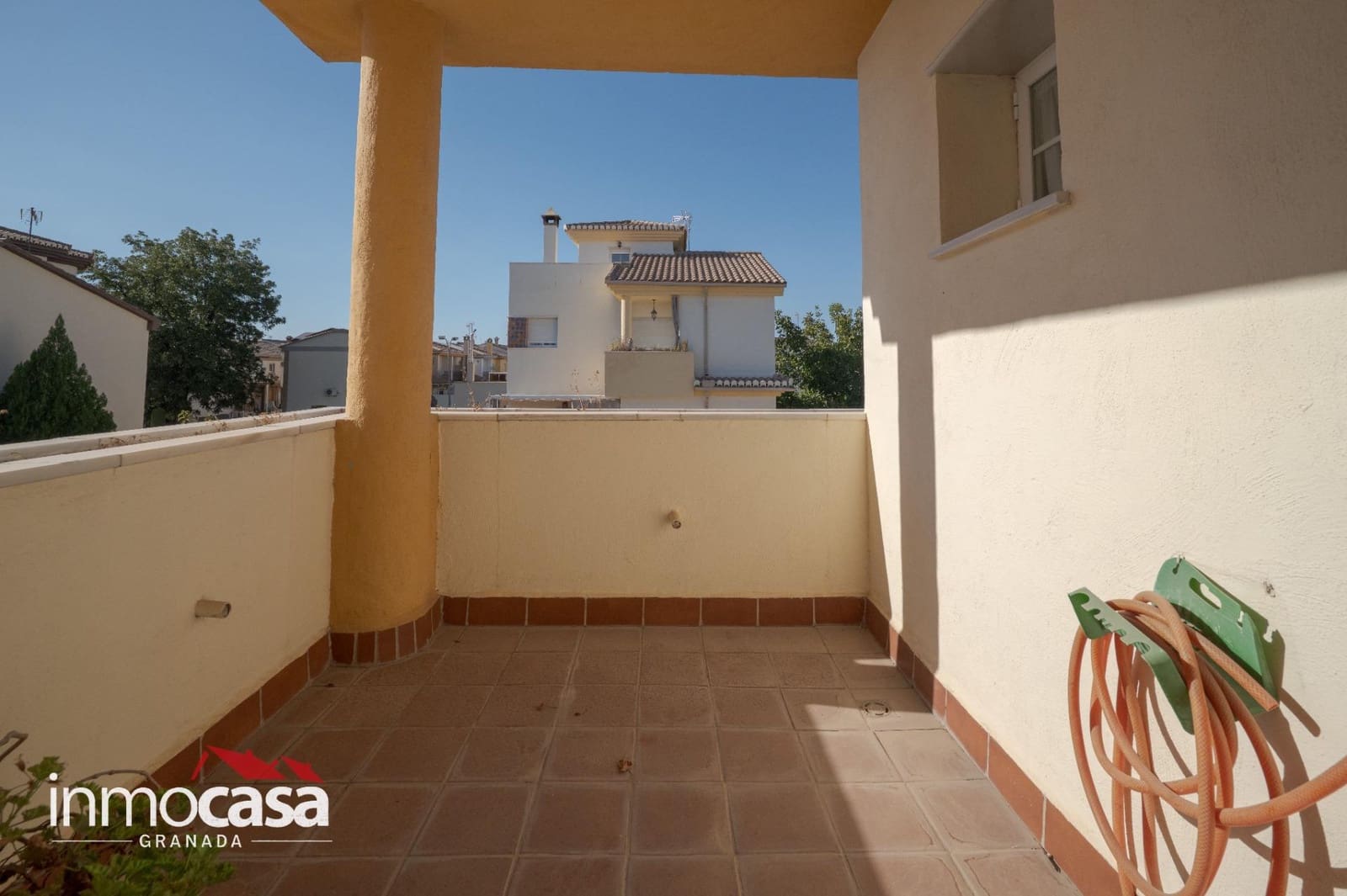 5 bedroom Villa for sale in Peligros with pool - € 434,900 (Ref: 10094854)