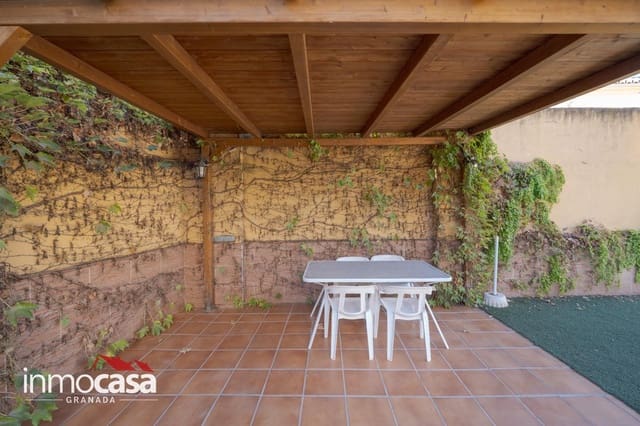 5 bedroom Villa for sale in Peligros - € 434,900 (Ref: 10094854)