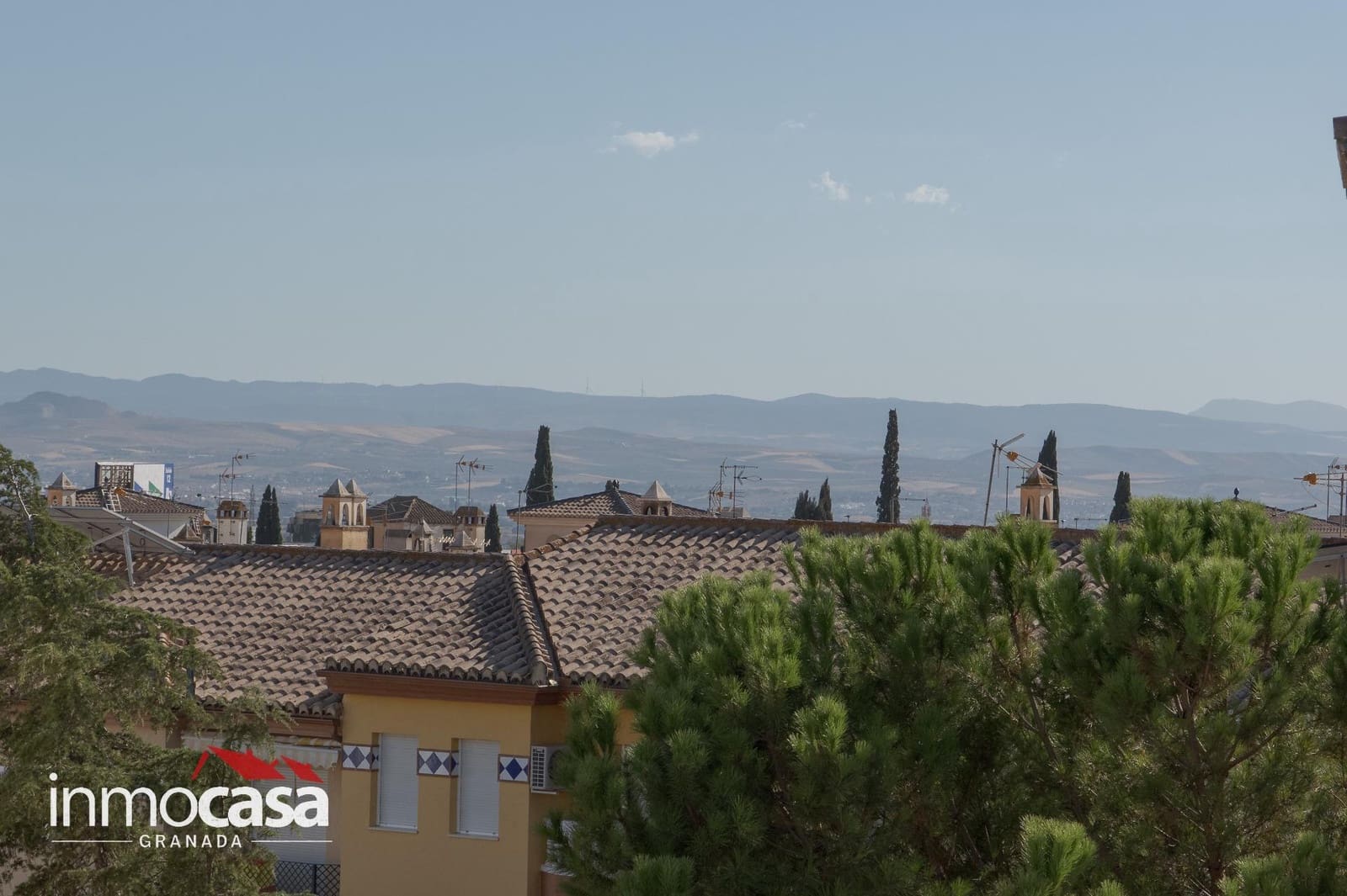 5 bedroom Villa for sale in Peligros with pool - € 434,900 (Ref: 10094854)