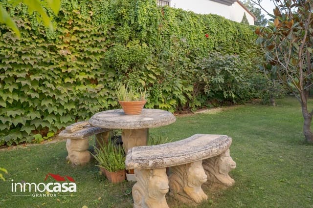 5 bedroom Villa for sale in Peligros - € 434,900 (Ref: 10094854)