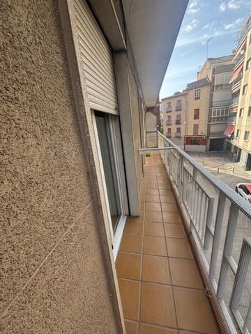 3 slaapkamer Flat te huur in Granada stad - € 900 (Ref: 10094855)