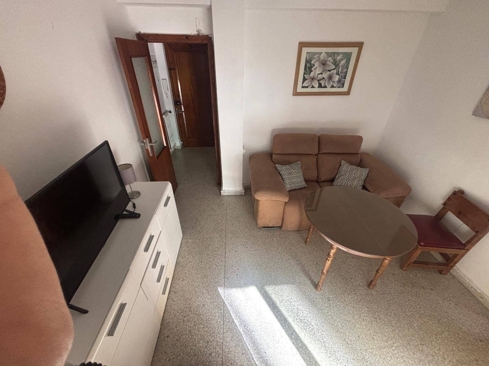 3 bedroom Flat for rent in Granada city - € 900 (Ref: 10094855)