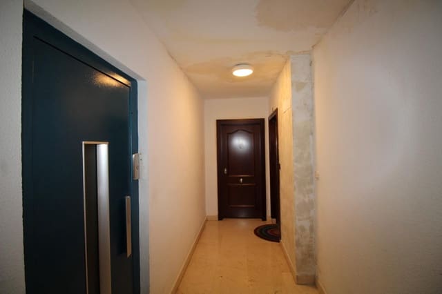 3 bedroom Flat for rent in Zaidin, Granada city - € 800 (Ref: 10102773)