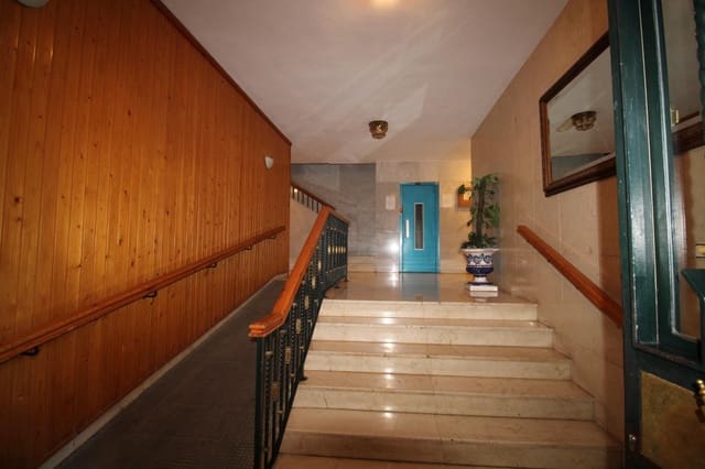 3 bedroom Flat for rent in Zaidin, Granada city - € 800 (Ref: 10102773)