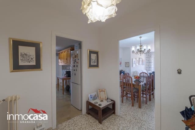 4 sovrum Lägenhet till salu i Camino de Ronda - Rosaleda, Granada stad med garage - 259 900 € (Ref: 10109849)