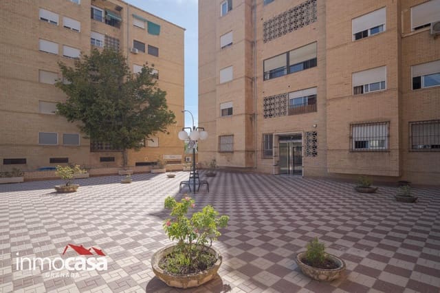 4 sovrum Lägenhet till salu i Camino de Ronda - Rosaleda, Granada stad med garage - 259 900 € (Ref: 10109849)