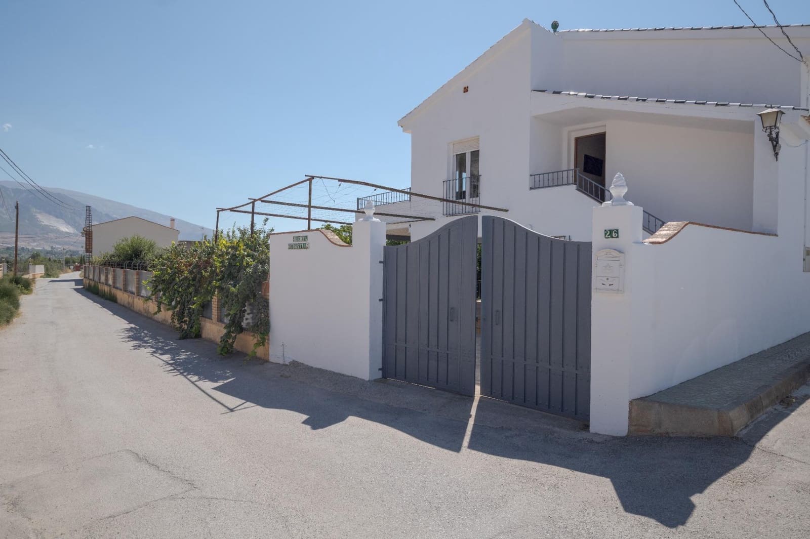 7 bedroom Villa for sale in Padul with pool garage - € 450,000 (Ref: 10115780)