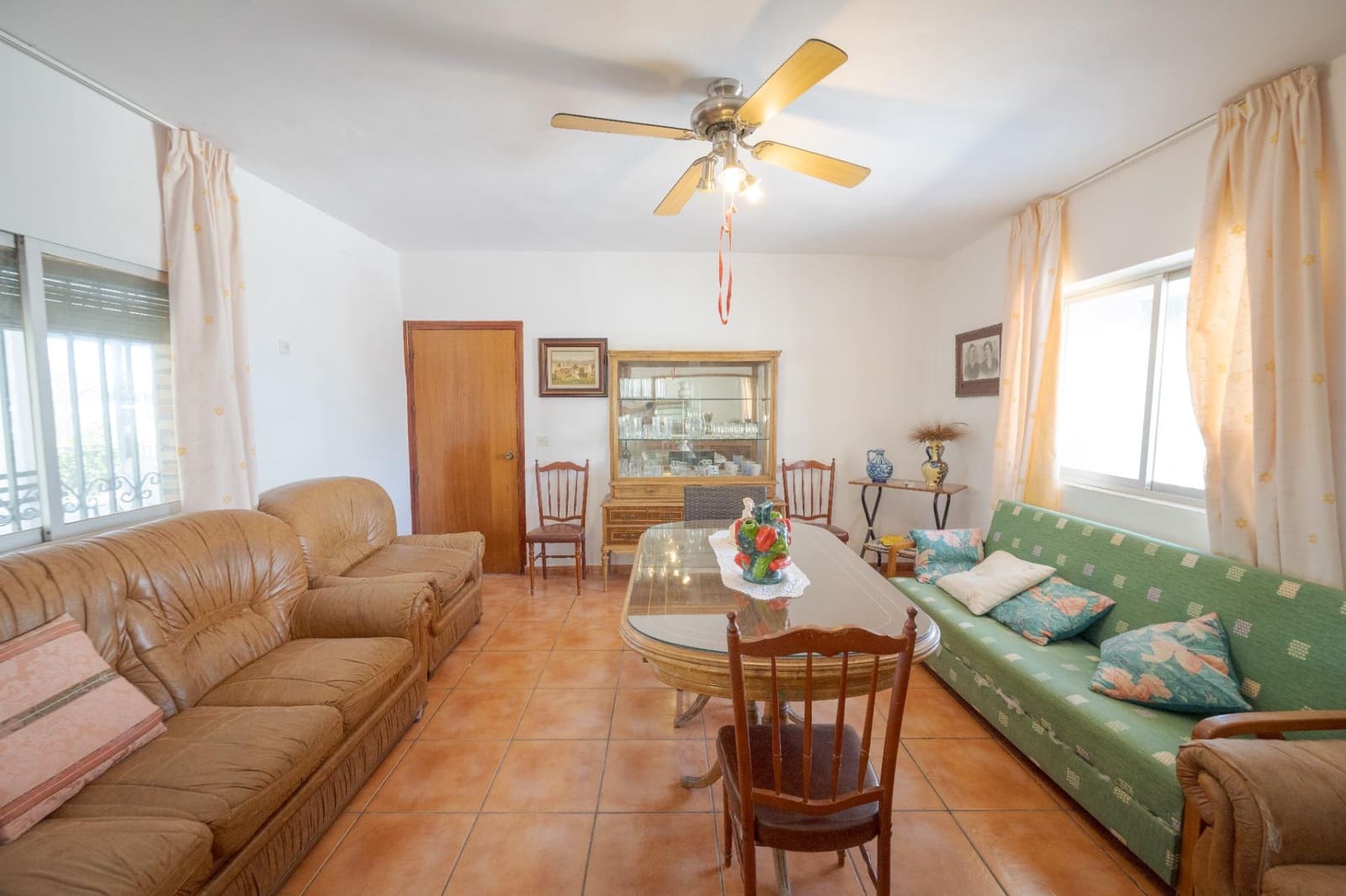 7 bedroom Villa for sale in Padul with pool garage - € 450,000 (Ref: 10115780)