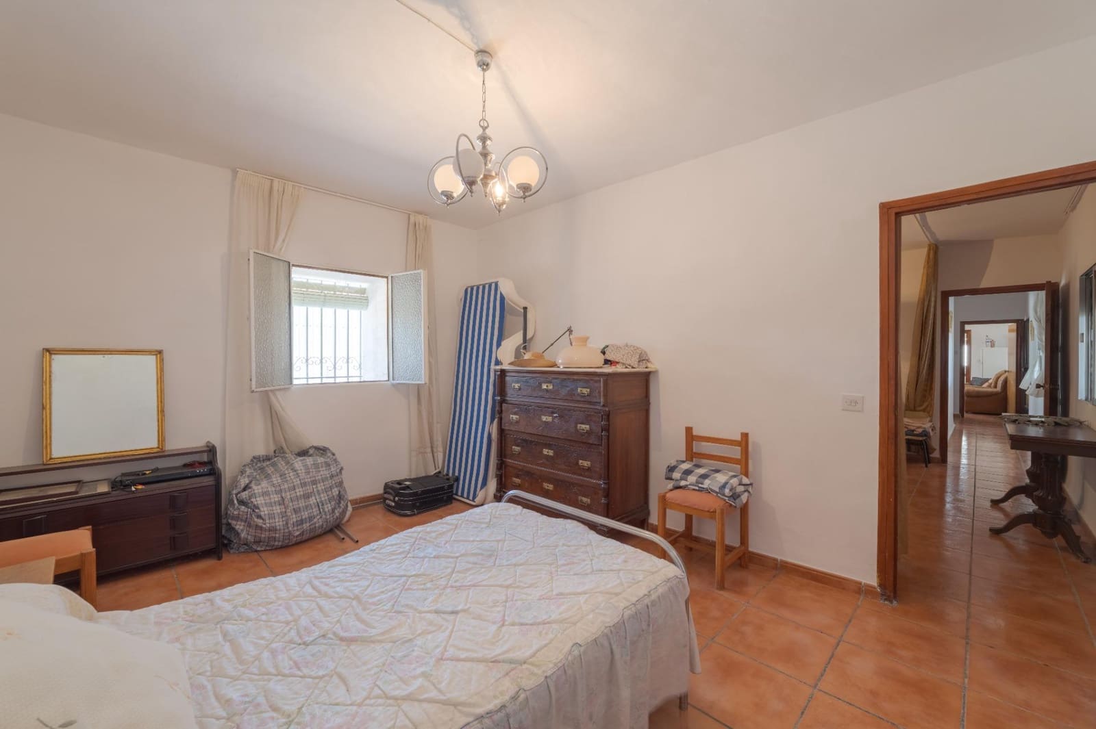 7 bedroom Villa for sale in Padul with pool garage - € 450,000 (Ref: 10115780)