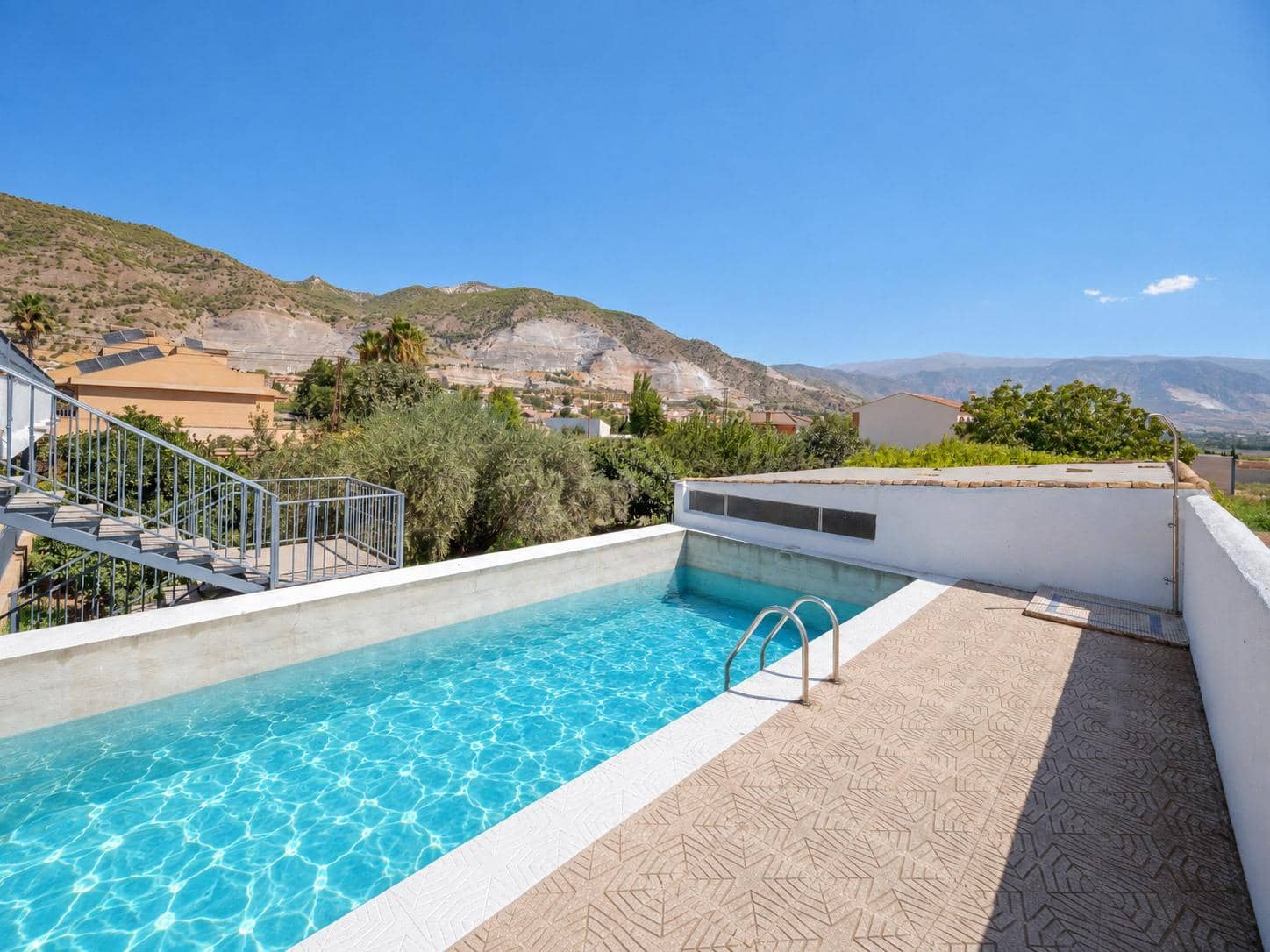 7 bedroom Villa for sale in Padul with pool garage - € 450,000 (Ref: 10115780)