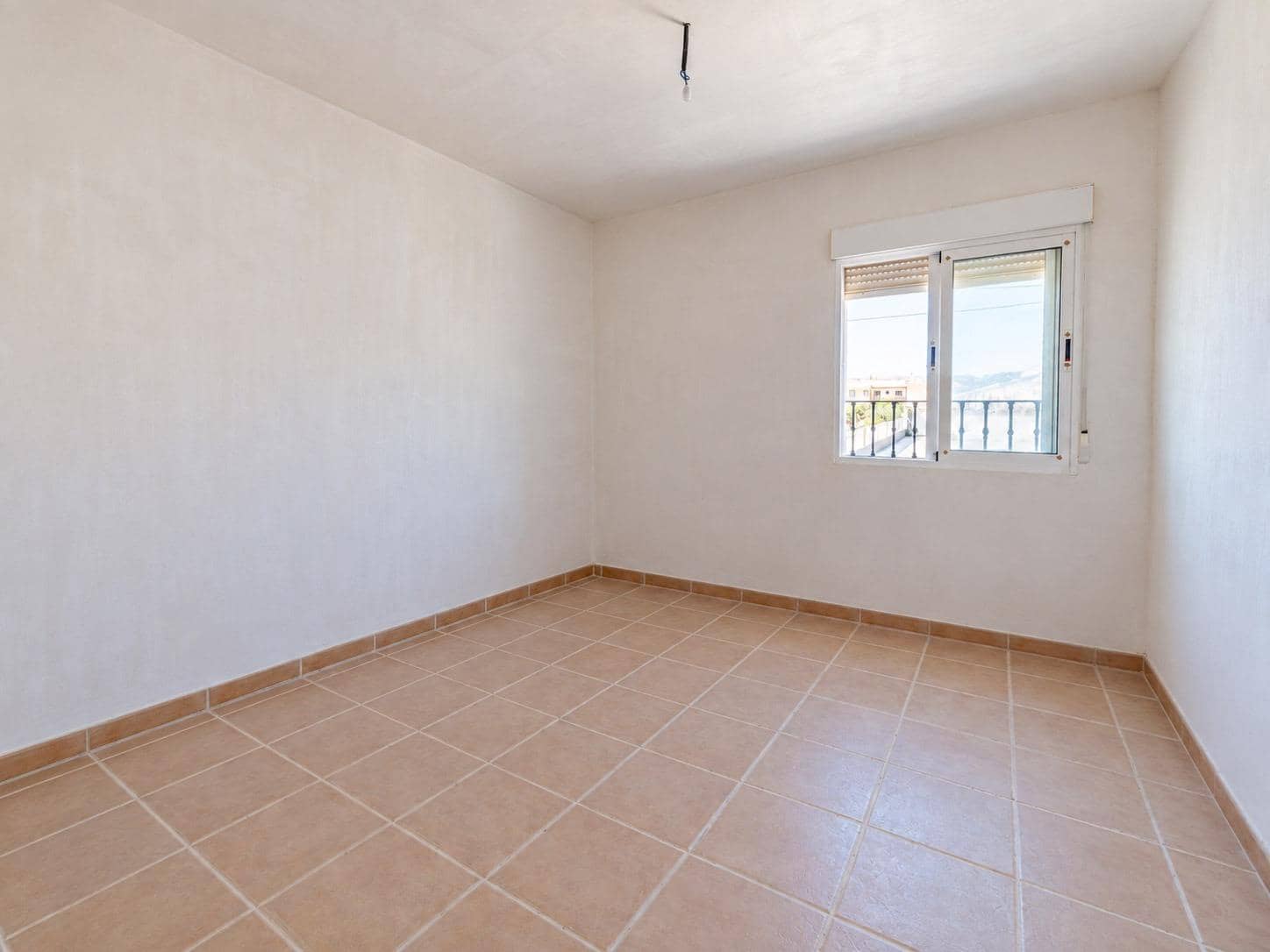7 bedroom Villa for sale in Padul with pool garage - € 450,000 (Ref: 10115780)