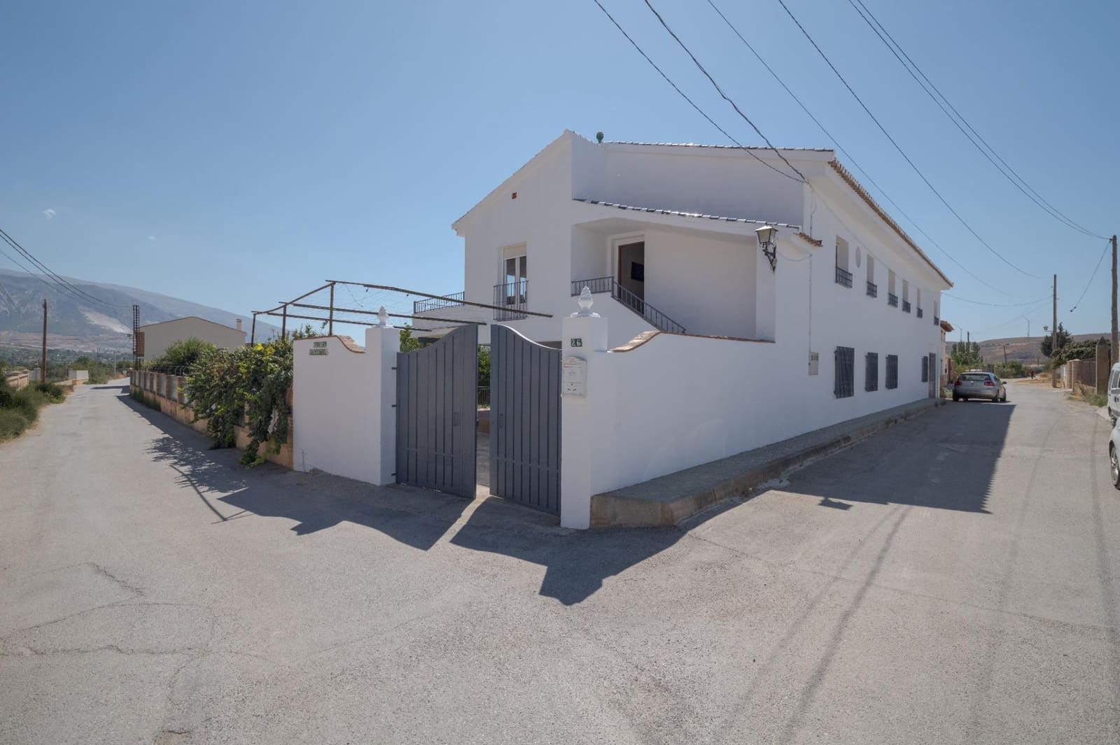 7 bedroom Villa for sale in Padul with pool garage - € 450,000 (Ref: 10115780)