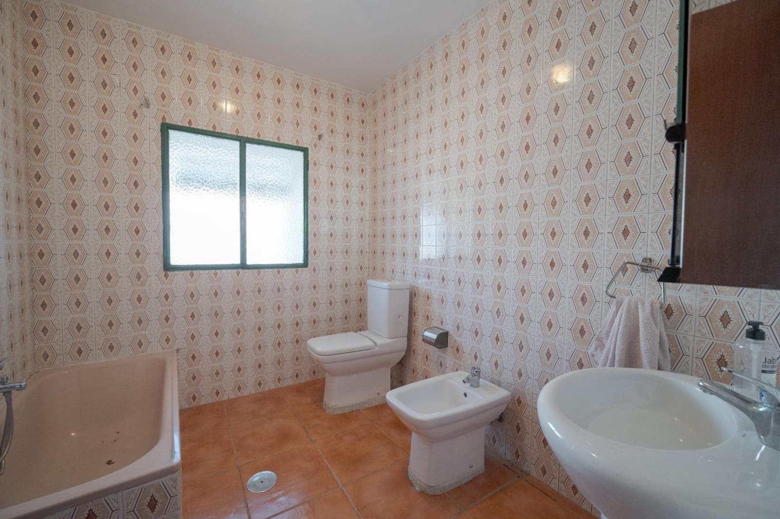 7 bedroom Villa for sale in Padul with pool garage - € 450,000 (Ref: 10115780)