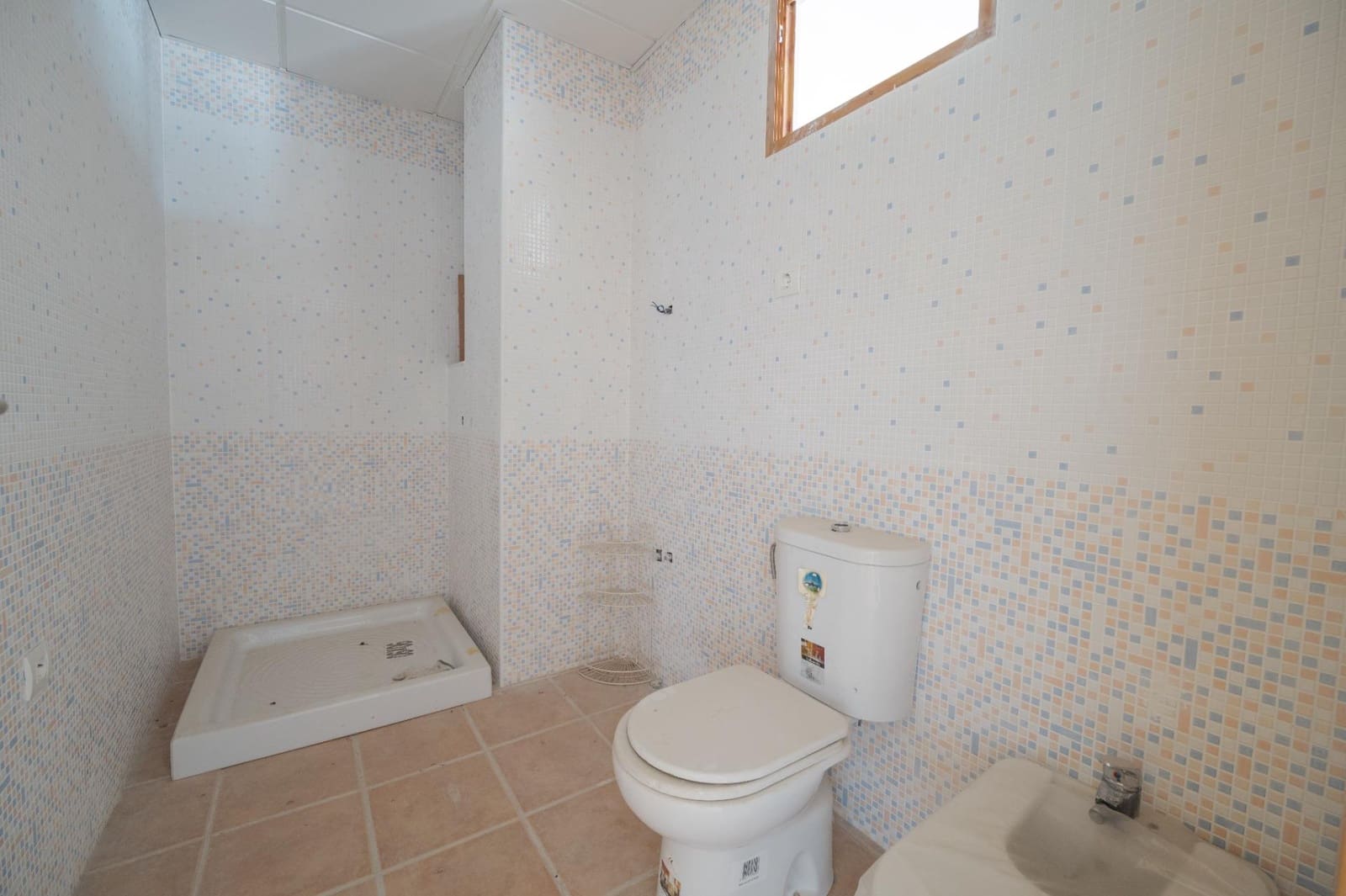 7 bedroom Villa for sale in Padul with pool garage - € 450,000 (Ref: 10115780)
