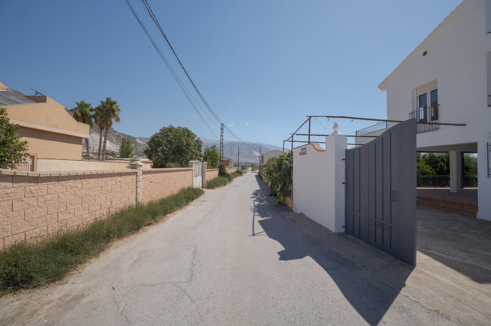 7 bedroom Villa for sale in Padul with pool garage - € 450,000 (Ref: 10115780)