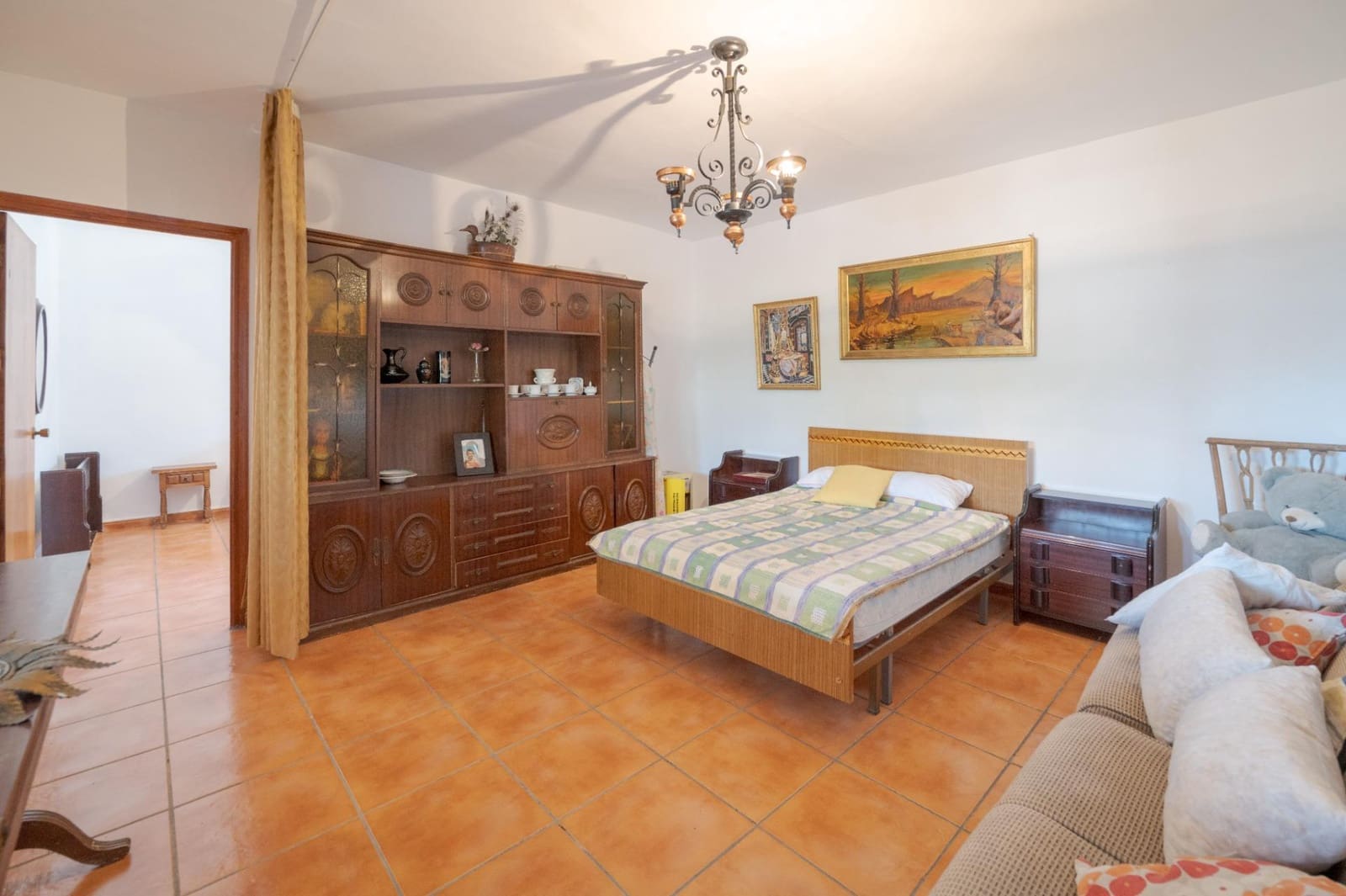 7 bedroom Villa for sale in Padul with pool garage - € 450,000 (Ref: 10115780)