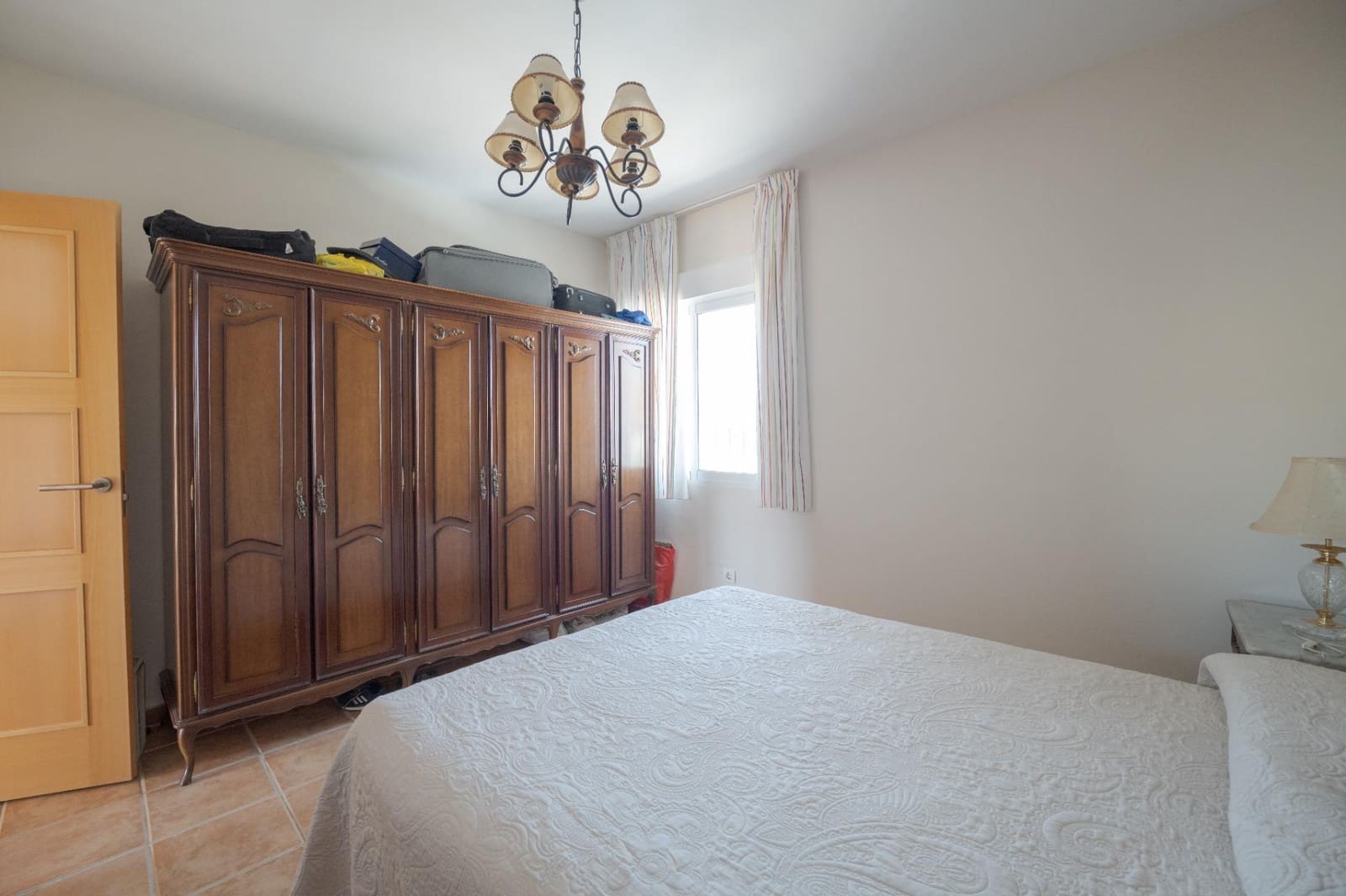 7 bedroom Villa for sale in Padul with pool garage - € 450,000 (Ref: 10115780)