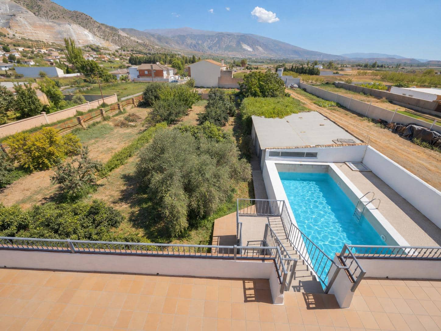 7 bedroom Villa for sale in Padul with pool garage - € 450,000 (Ref: 10115780)