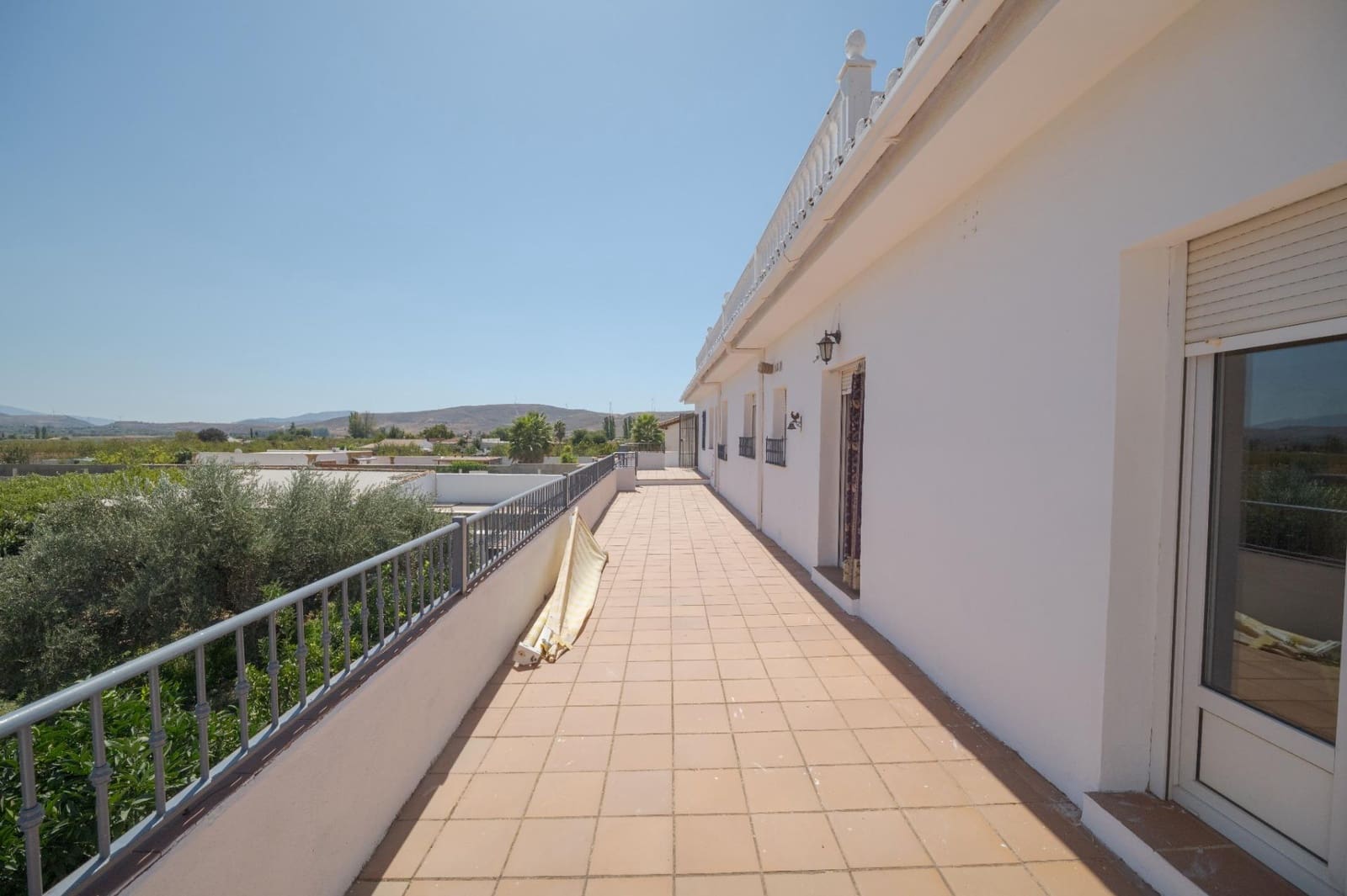 7 bedroom Villa for sale in Padul with pool garage - € 450,000 (Ref: 10115780)