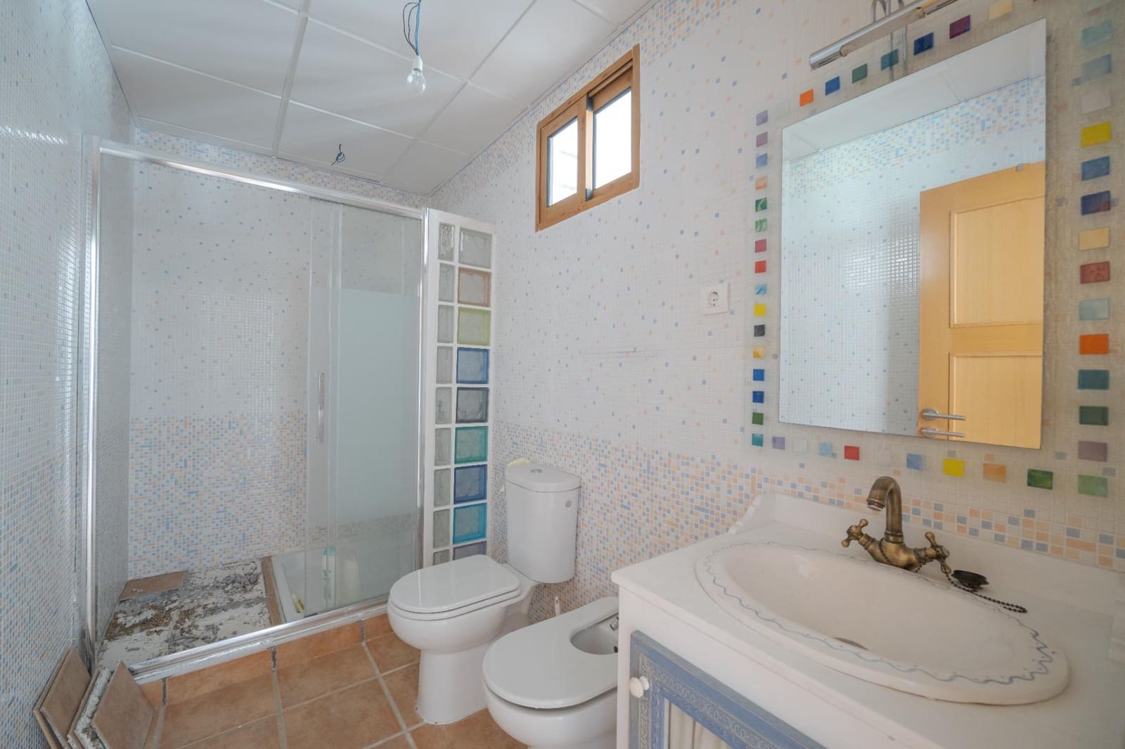 7 bedroom Villa for sale in Padul with pool garage - € 450,000 (Ref: 10115780)