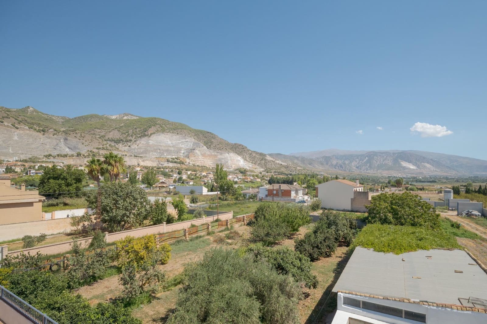 7 bedroom Villa for sale in Padul with pool garage - € 450,000 (Ref: 10115780)