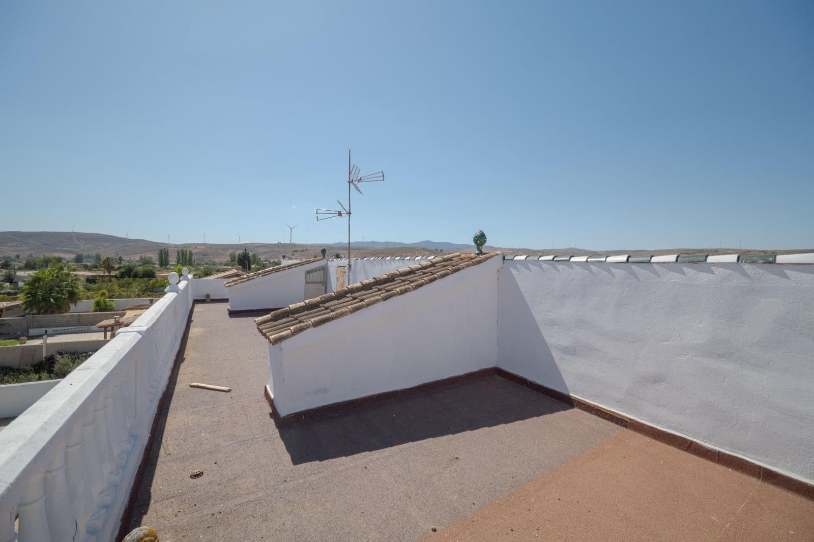 7 bedroom Villa for sale in Padul with pool garage - € 450,000 (Ref: 10115780)