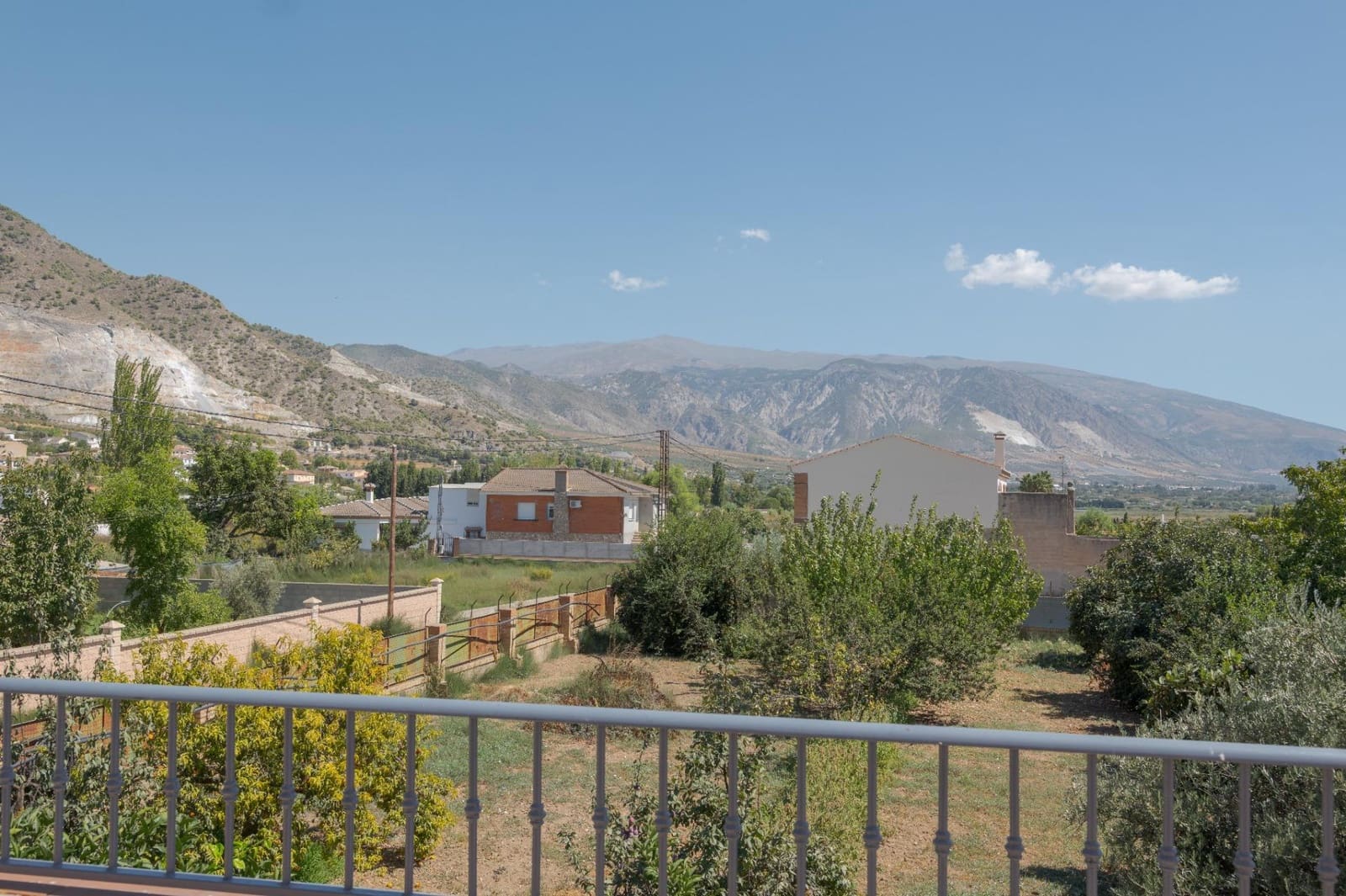 7 bedroom Villa for sale in Padul with pool garage - € 450,000 (Ref: 10115780)