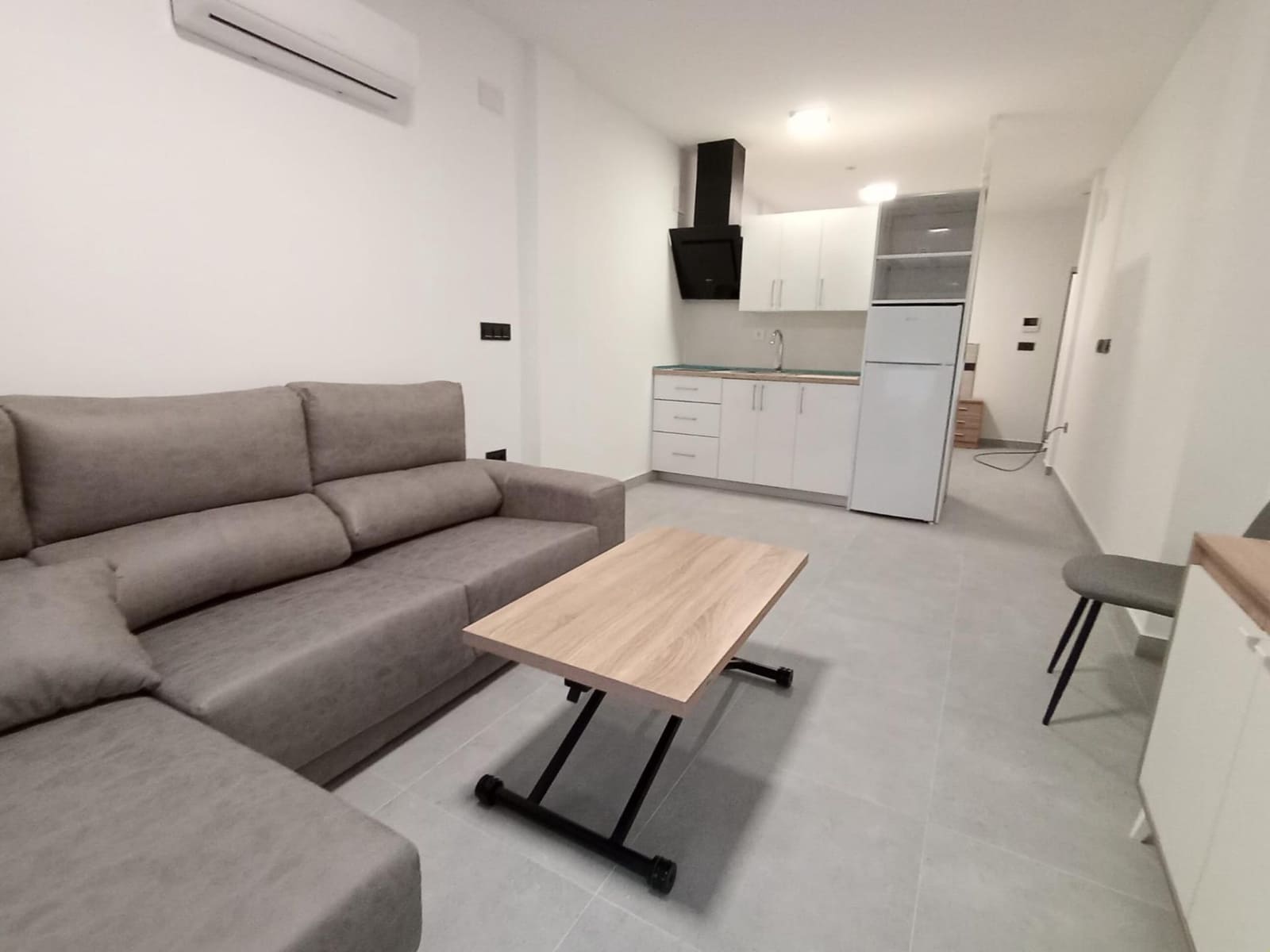 Apartamento de 1 habitación en Granada ciudad en alquiler - 620 € (Ref: 10120047)