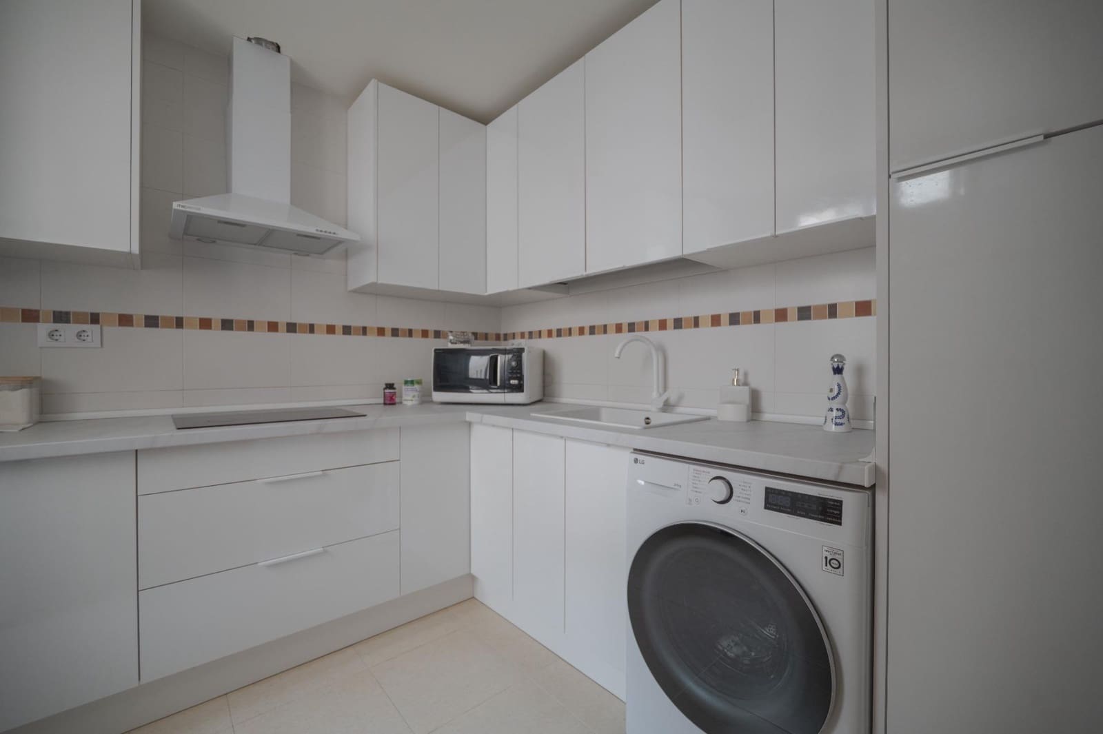 3 sovrum Lägenhet till salu i Churriana de la Vega med garage - 219 000 € (Ref: 10131773)