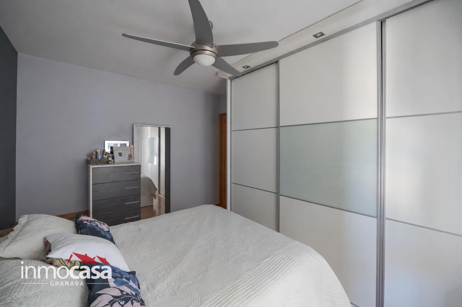 Piso de 2 habitaciones en Granada ciudad en venta con garaje - 259.900 € (Ref: 10131774)