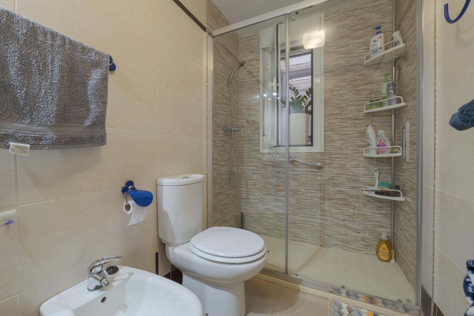 2 sovrum Lägenhet till salu i Churriana de la Vega med garage - 179 000 € (Ref: 10136210)